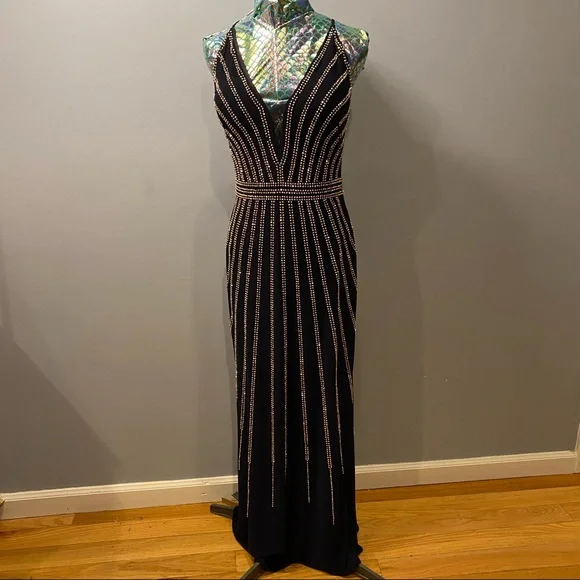 Stunning Art Deco Formal Gown - Picture 3 of 9